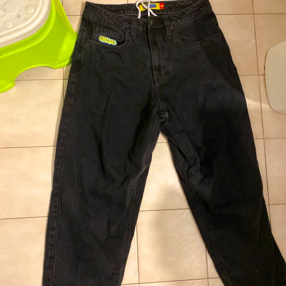 Empyre pants size 28 OG price $70 and they are baggy pants😁